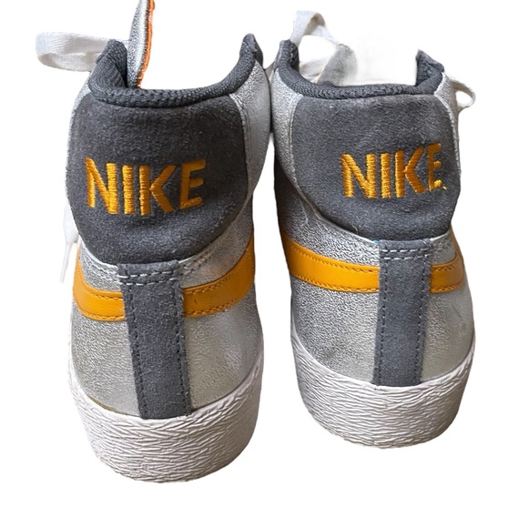 Nike Women's SB Blazer Metallic Silver and Orange Independent Trucks Com… - Picture 6 of 16